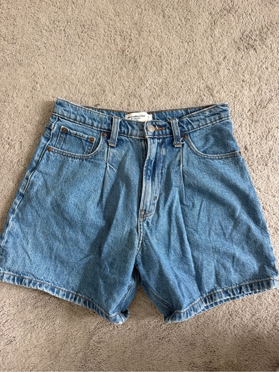 Abercrombie & Fitch Pants - Abercrombie & Fitch The Loose Short - High Rise